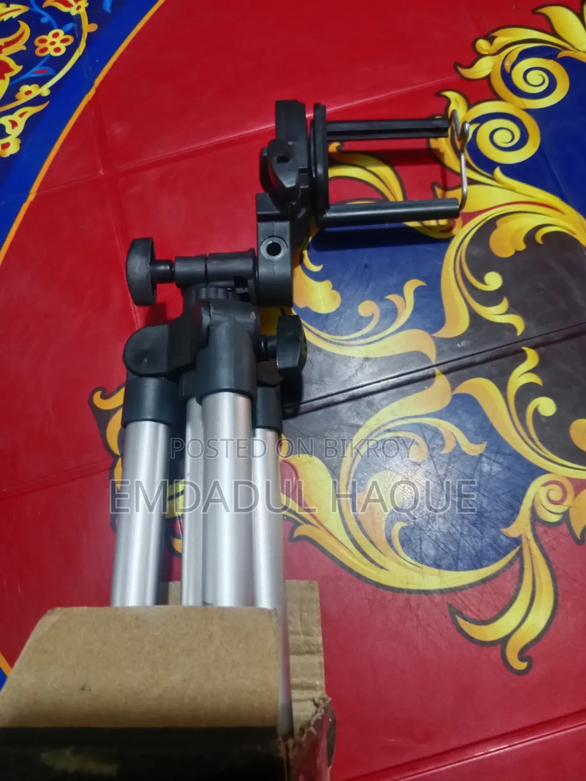 Noise Cancelling Wireless Microphone and Video Stand