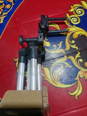 Noise Cancelling Wireless Microphone and Video Stand