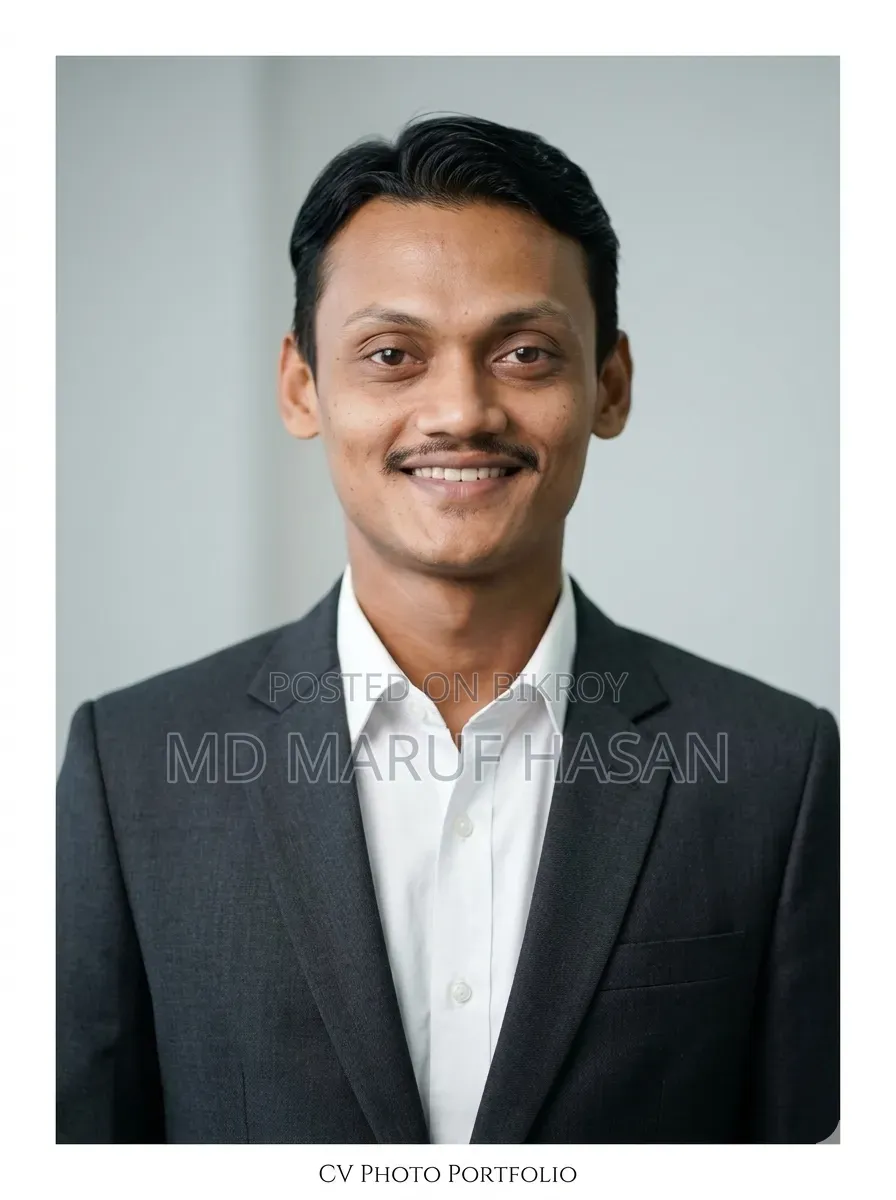 Skilled in Smartphone Sales and Showroom Management