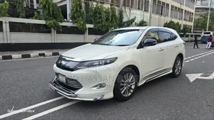 Toyota Harrier 2.0 4WD 2016 White