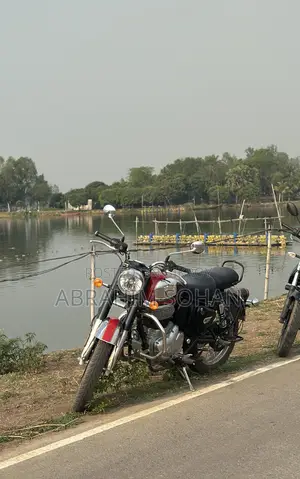 Royal Enfield Classic 350 2024 Red
