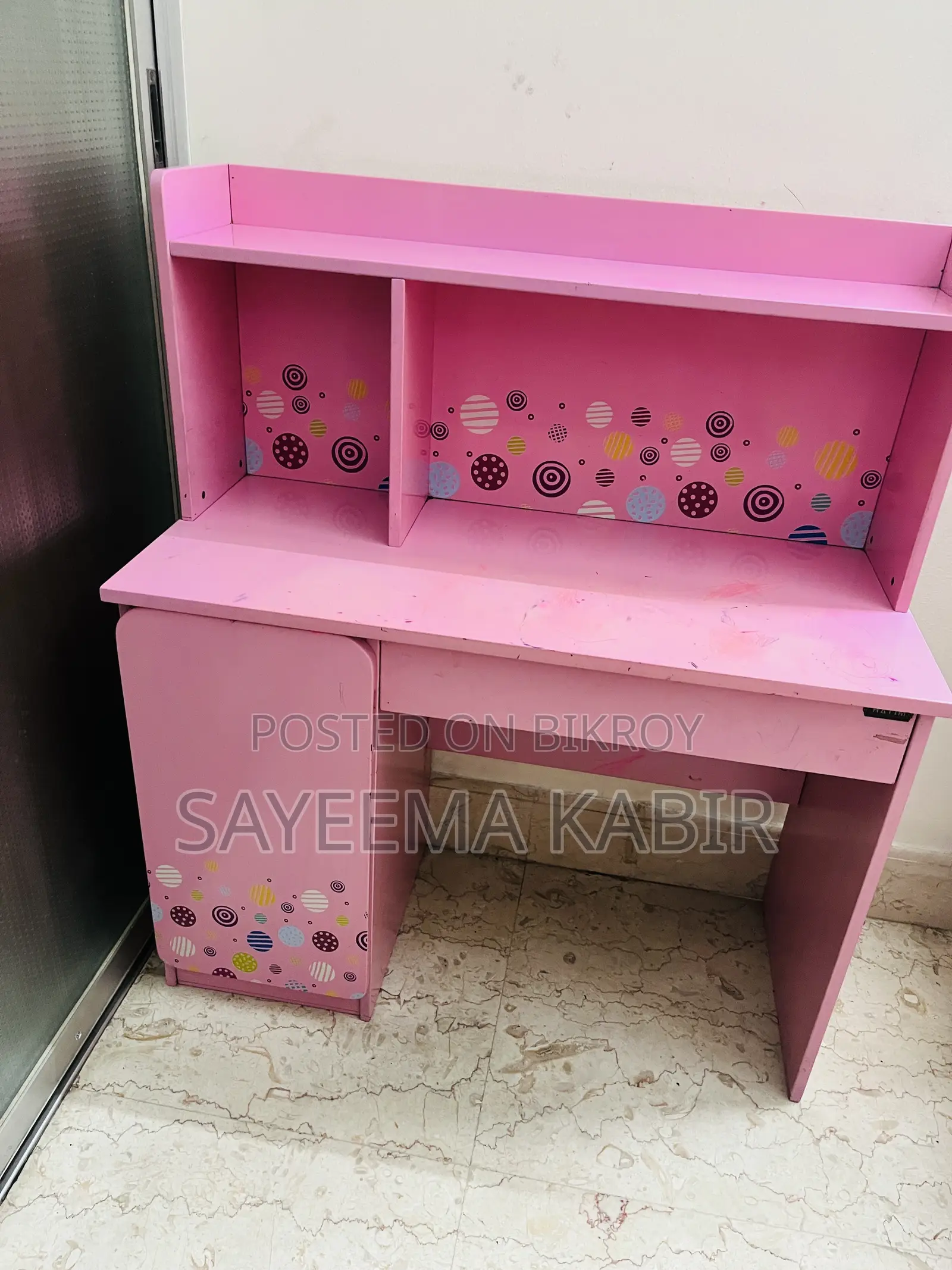 Kid's Reading Table