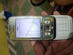 নকিয়া ই৬৬ সাদা