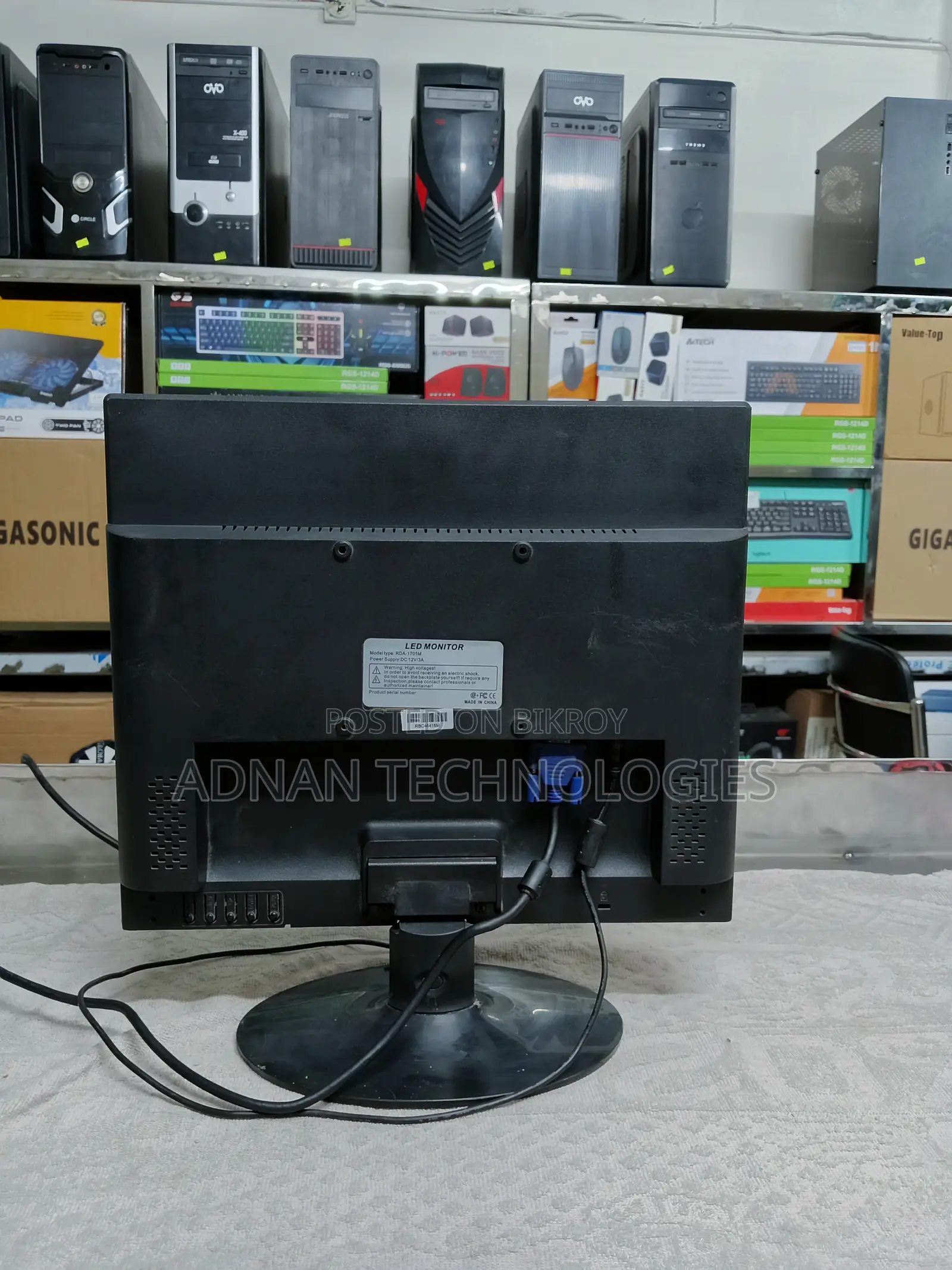 Gigasonic RDA-1705M – 17" HD+ Square LED HDMI Monitor with Box