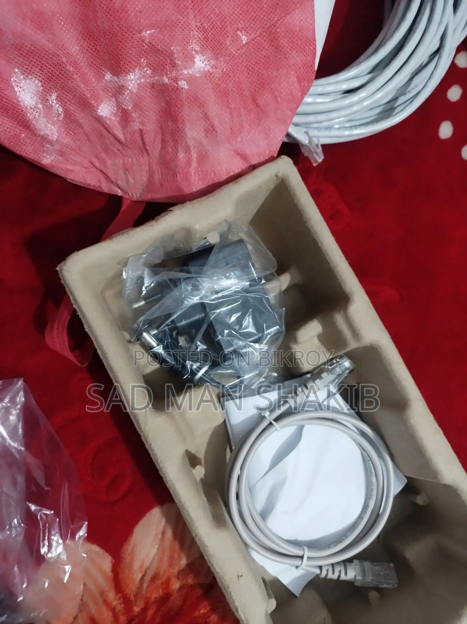 রাউটার Netis ৩/৪ দিন ব্যবহৃত, তারসহ ৪০ গজ