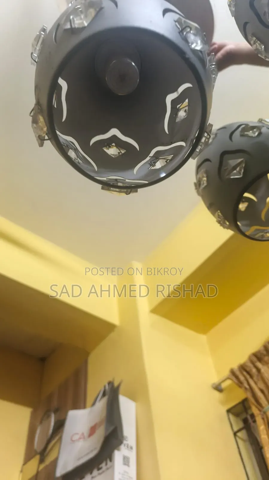 Urgent Sale: Stylish Hanging Pendant Light Set (3 Pieces)