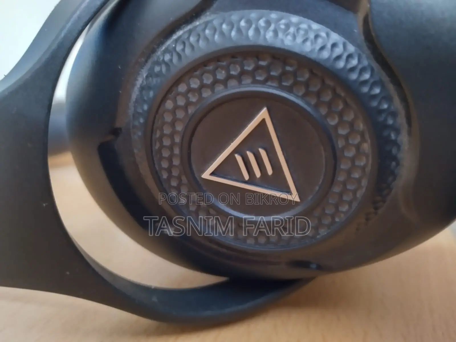 Headphone | Warranty Available | Good Condition (Used)