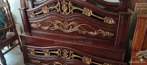 Meheguni Box Bed