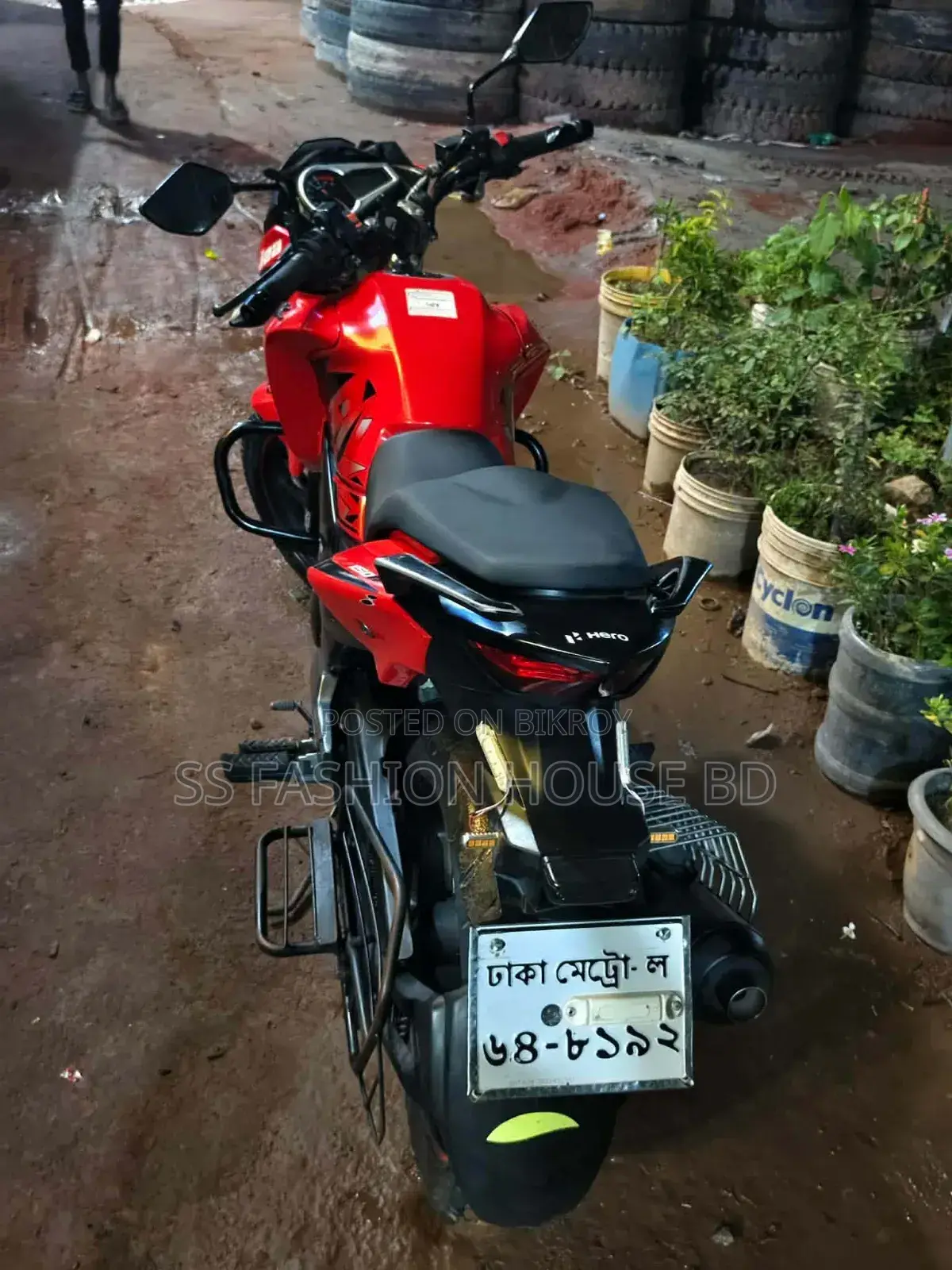 Hero Hunk 2022 Red