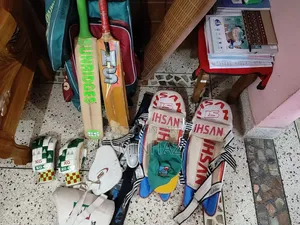Cricket Kit for Left Handed Batsman Seminew, Helmet Nai