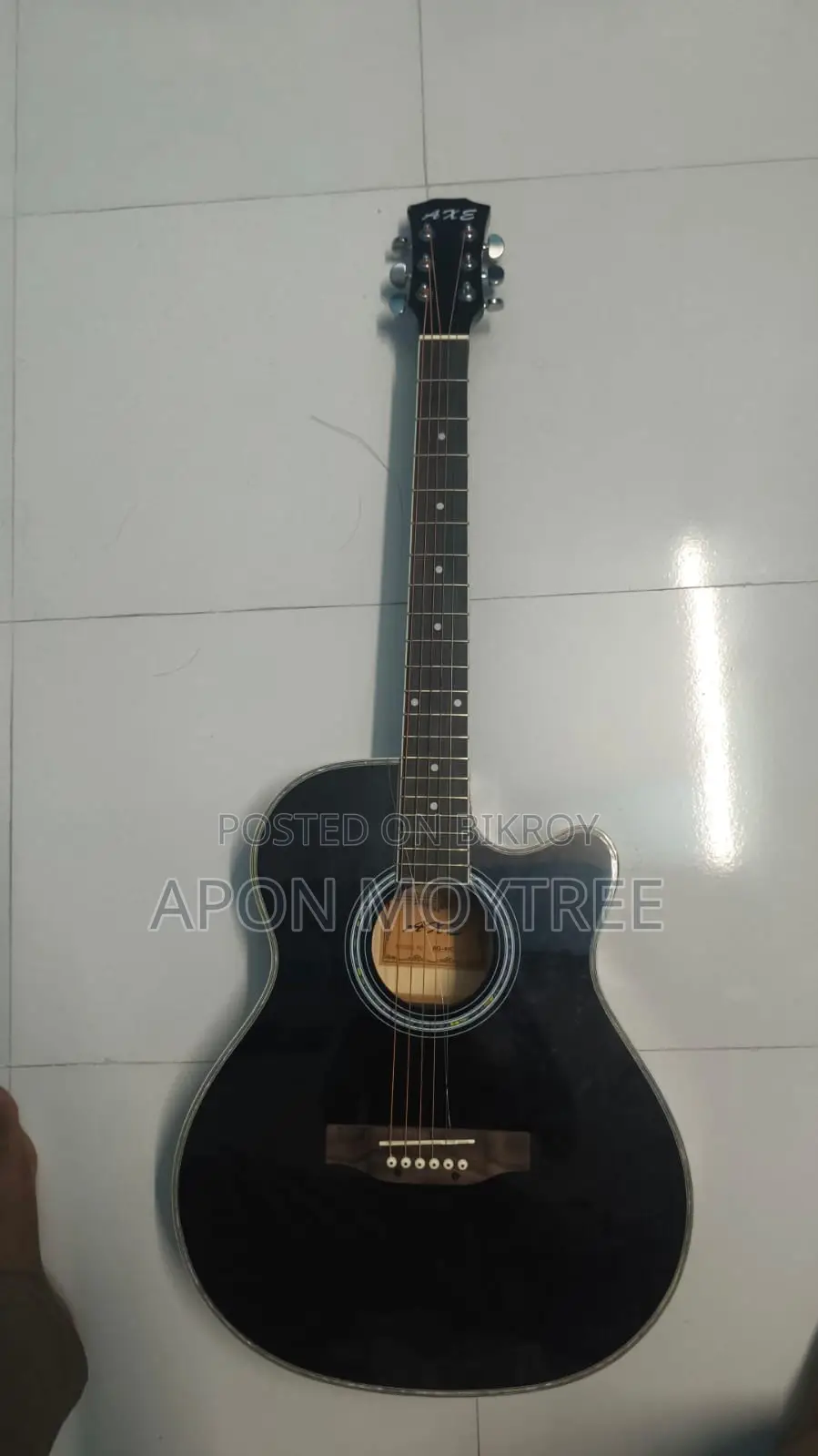 Axe Guiter