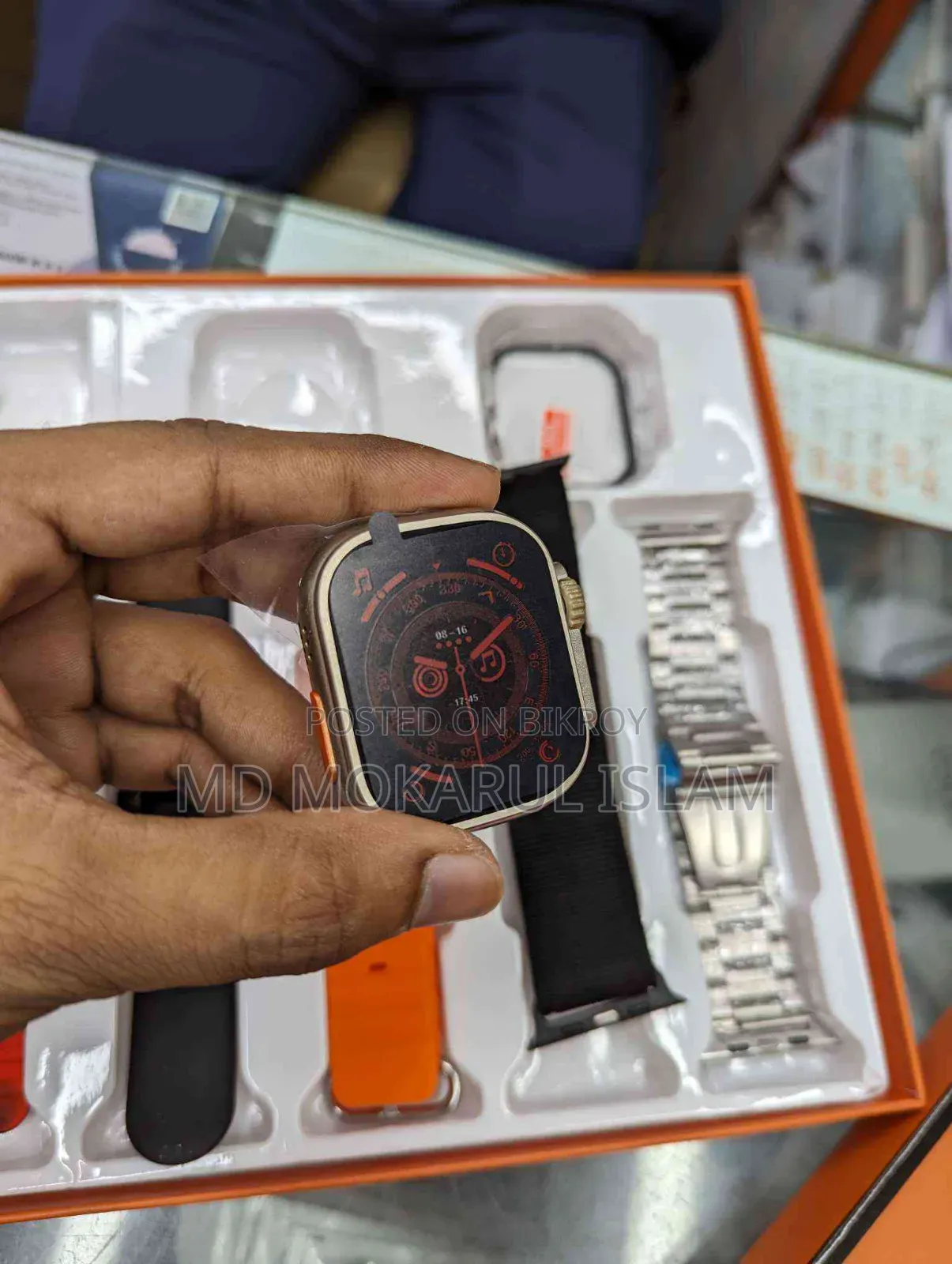 Y80 Ultra Smartwatch With 8 Strap.