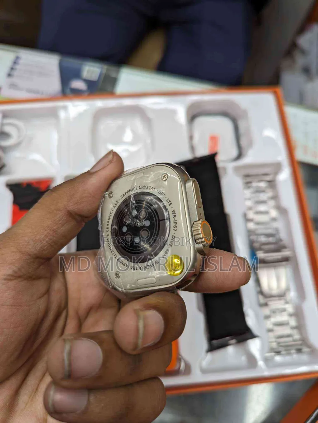 Y80 Ultra Smartwatch With 8 Strap.