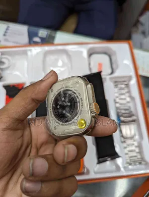 Y80 Ultra Smartwatch With 8 Strap.