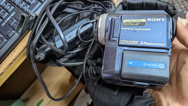 Vintage Sony Handycam DCR-Pc300 Mini Dv Digital Video Camcorder
