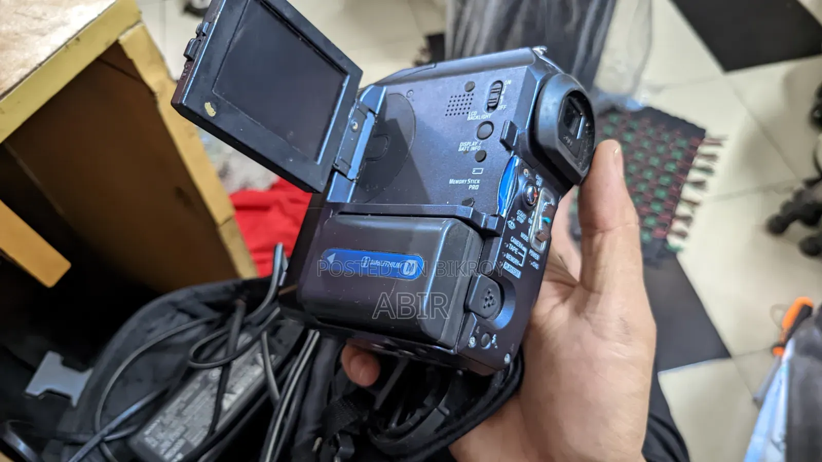 Vintage Sony Handycam DCR-Pc300 Mini Dv Digital Video Camcorder.