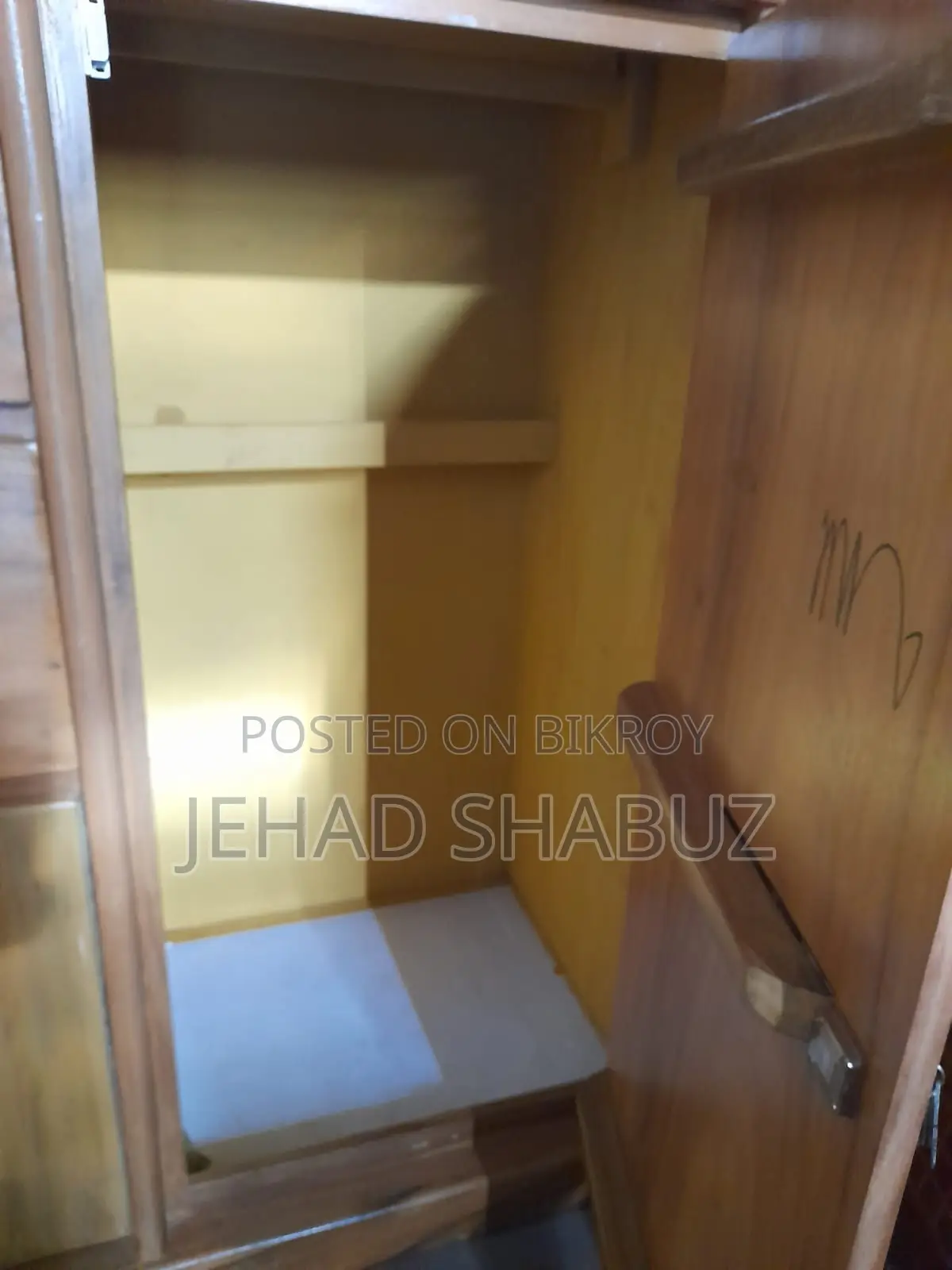 Showcase-cum-Wardrobe