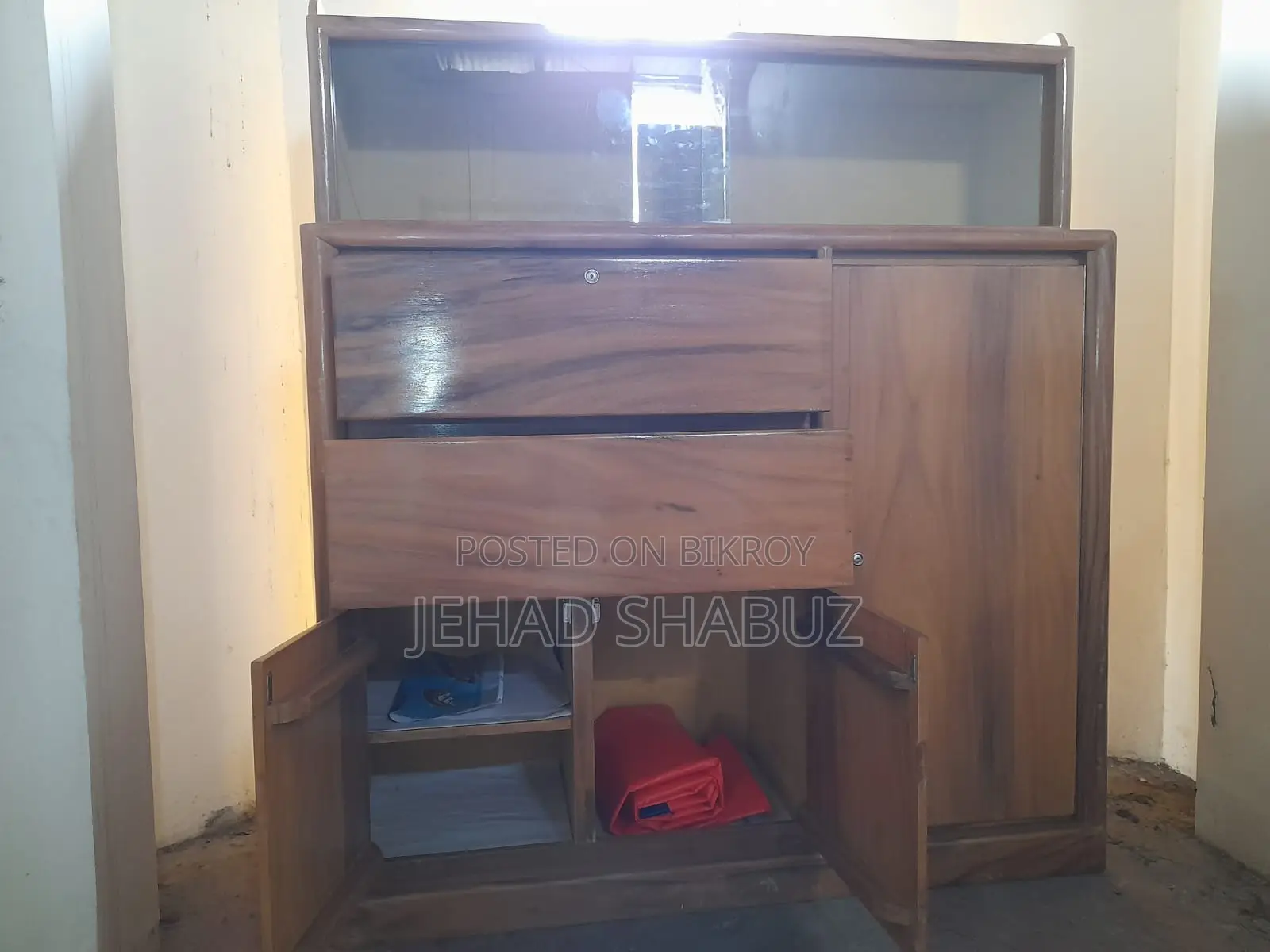 Showcase-cum-Wardrobe