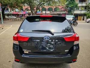 New Toyota Corolla Fielder 1.5 Hybrid FWD 2022 Black