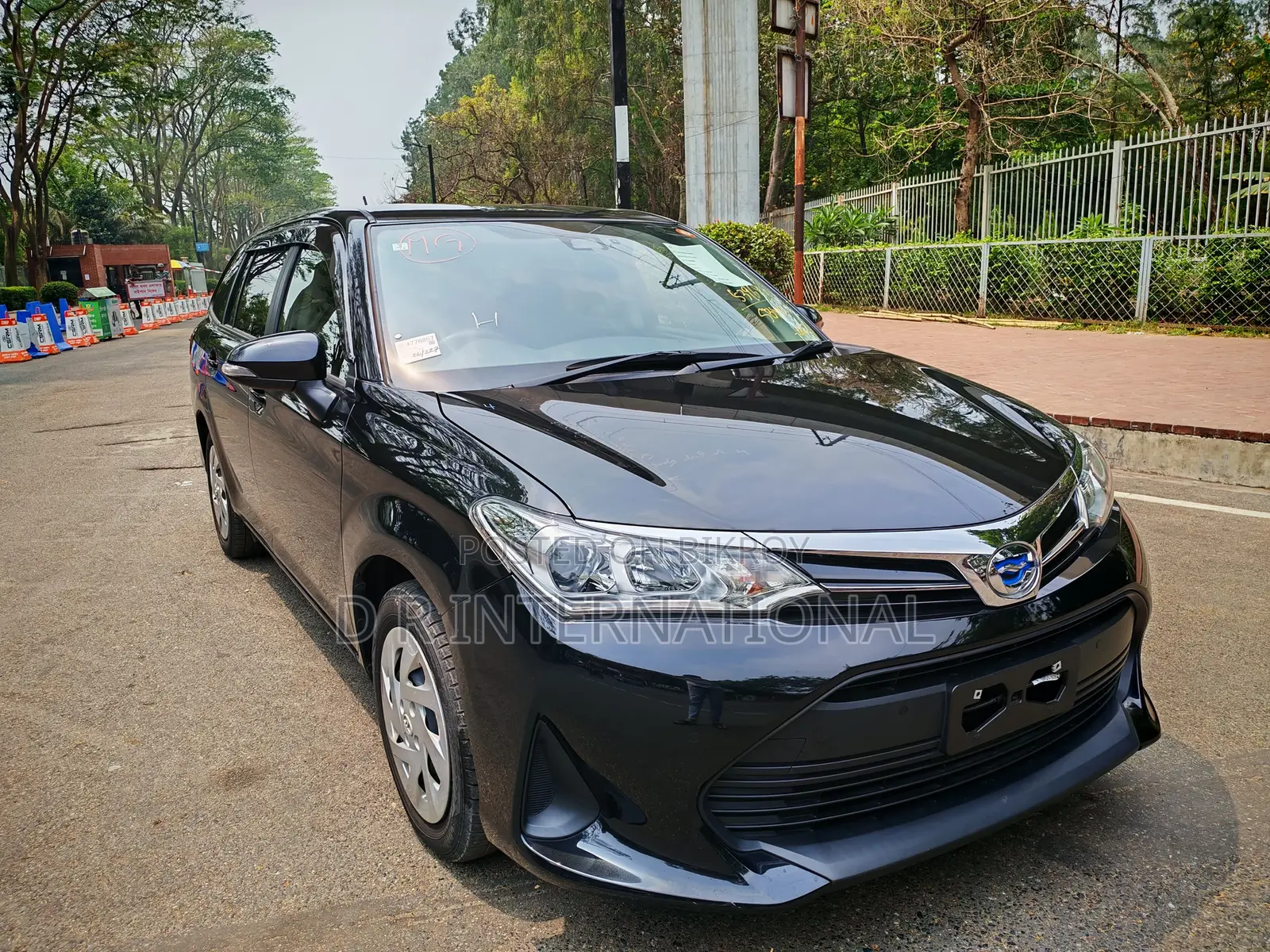 New Toyota Corolla Fielder 1.5 Hybrid FWD 2022 Black