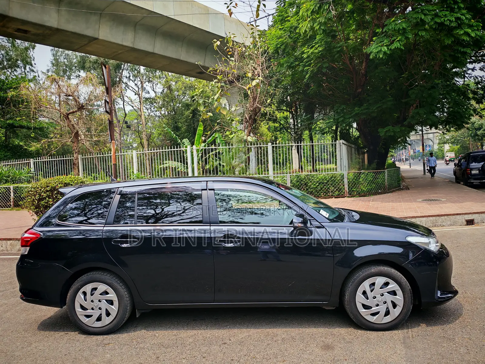 New Toyota Corolla Fielder 1.5 Hybrid FWD 2022 Black
