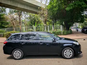 New Toyota Corolla Fielder 1.5 Hybrid FWD 2022 Black