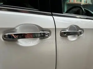 Toyota Esquire 2.0 AWD (8 Seater) 2020 Pearl
