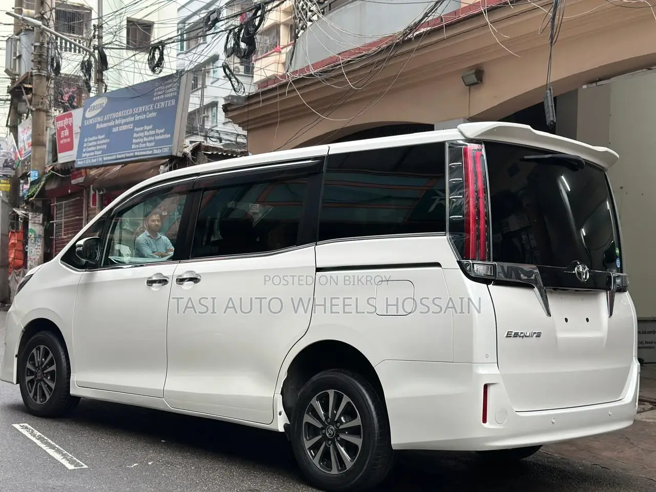 Toyota Esquire 2.0 AWD (8 Seater) 2020 Pearl