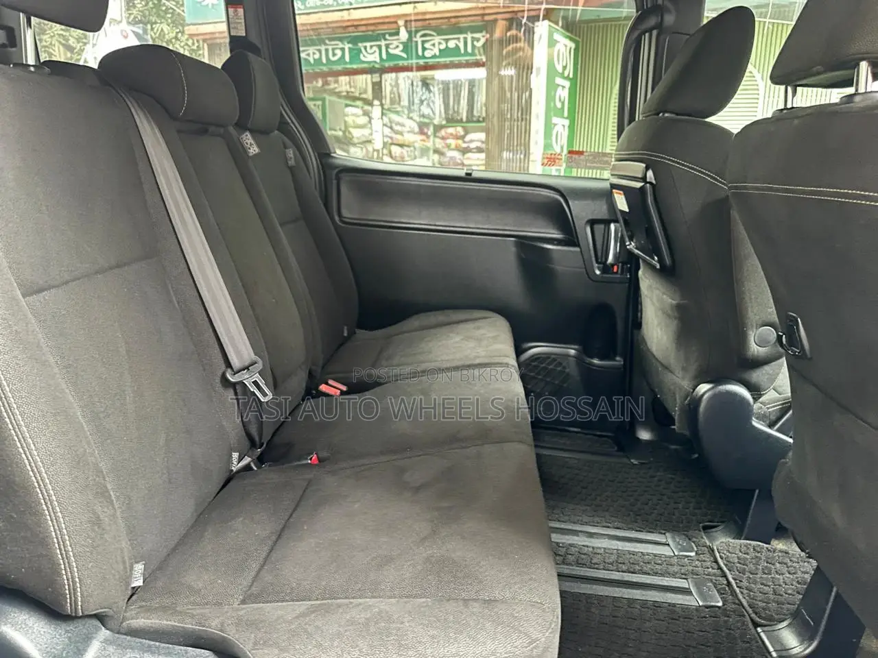 Toyota Esquire 2.0 AWD (8 Seater) 2020 Pearl