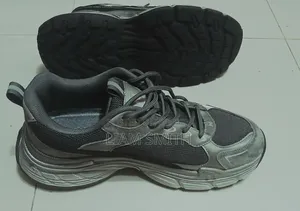 Men’S Retro "Y2k" Metallic Silver Running Shoes – Chunky Sneaker Style