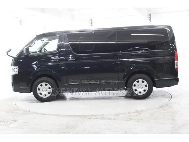 Toyota HiAce 2021 Black