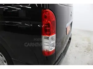 Toyota HiAce 2021 Black