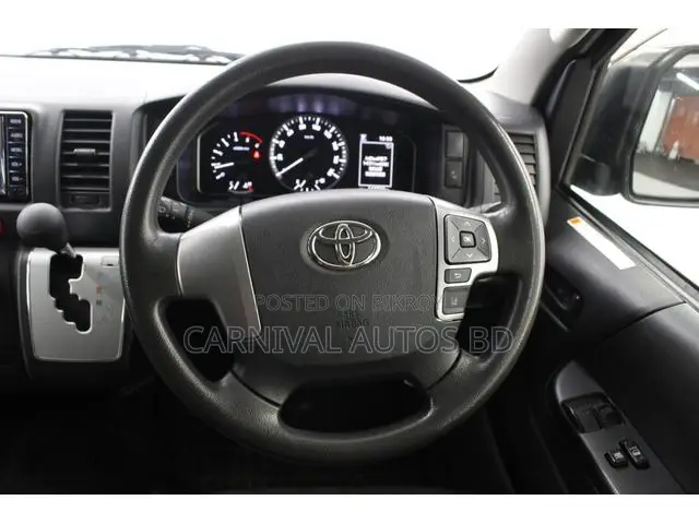 Toyota HiAce 2021 Black