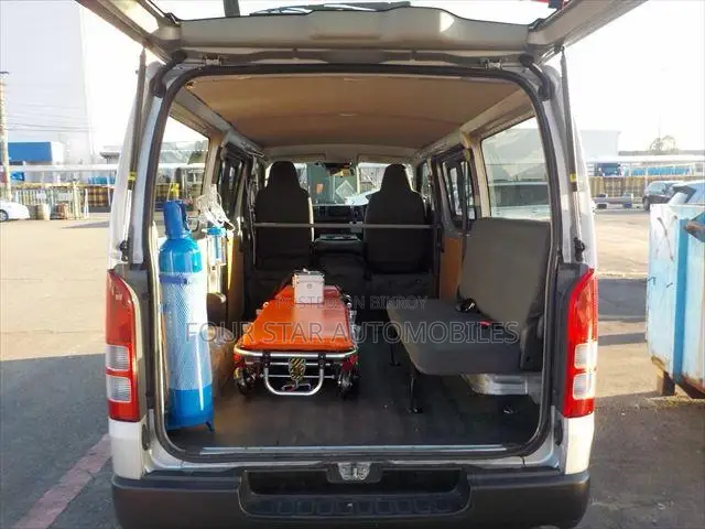 Toyota HiAce 2021 Silver