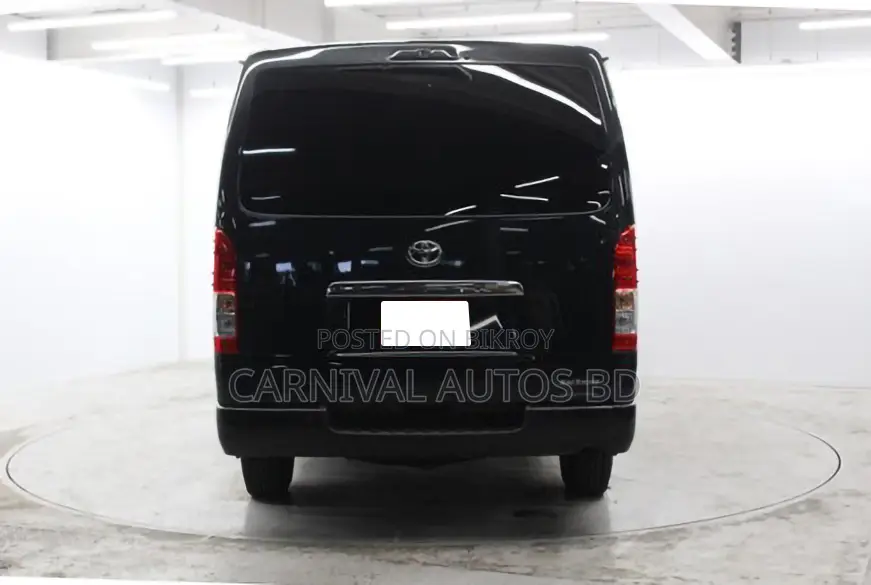 Toyota HiAce 2021 Black