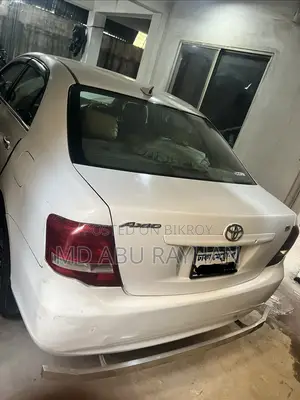 টয়োটা এক্সিও ২০১০ হোয়াইট