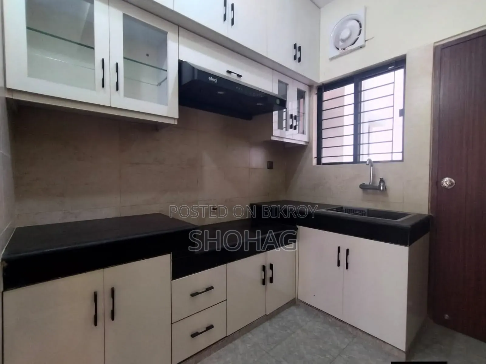Furnished 4bdrm Apartment in ঢাকা খিলগাঁও, Banasree for Sale