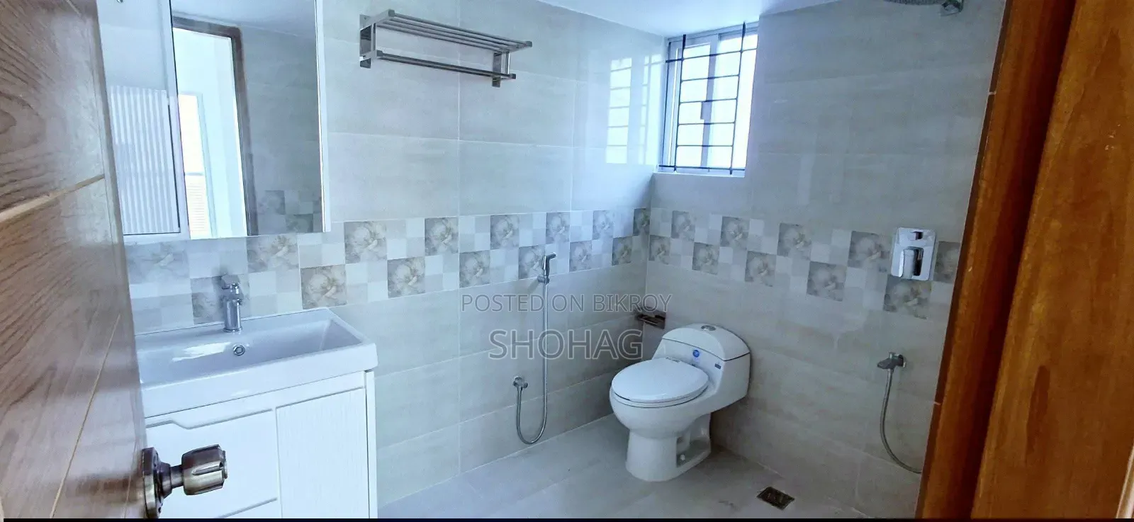 Furnished 4bdrm Apartment in ঢাকা খিলগাঁও, Banasree for Sale