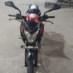 বাজাজ পালসার এনএস ১৬০ ২০১৮ রেড
