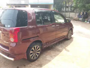 টয়োটা রাউম ২০০৫ রেড