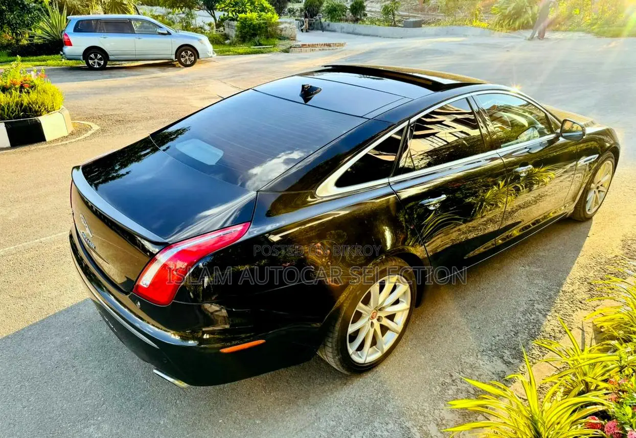 Jaguar XJ 2016 Black