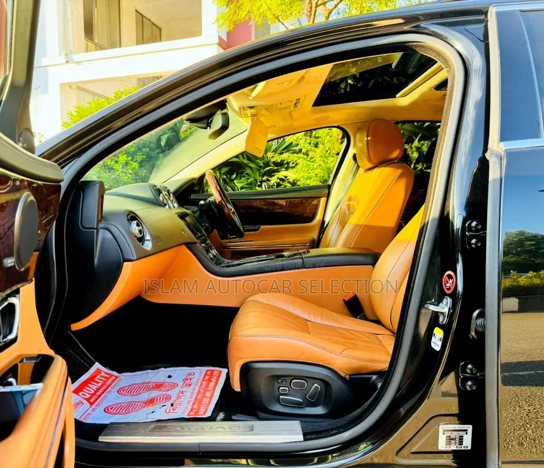 Jaguar XJ 2016 Black