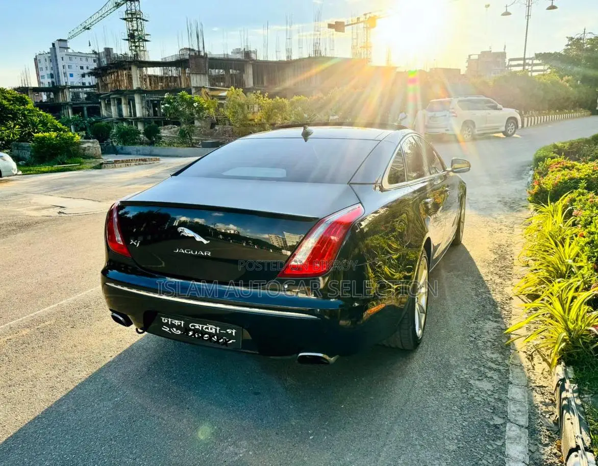 Jaguar XJ 2016 Black