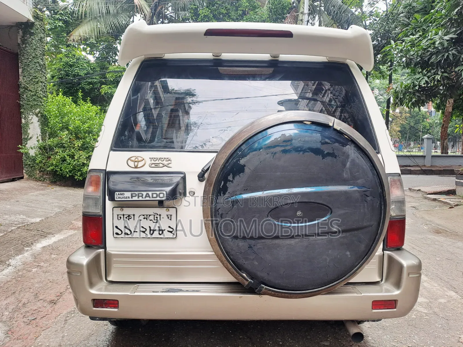 Toyota Land Cruiser 2000 White
