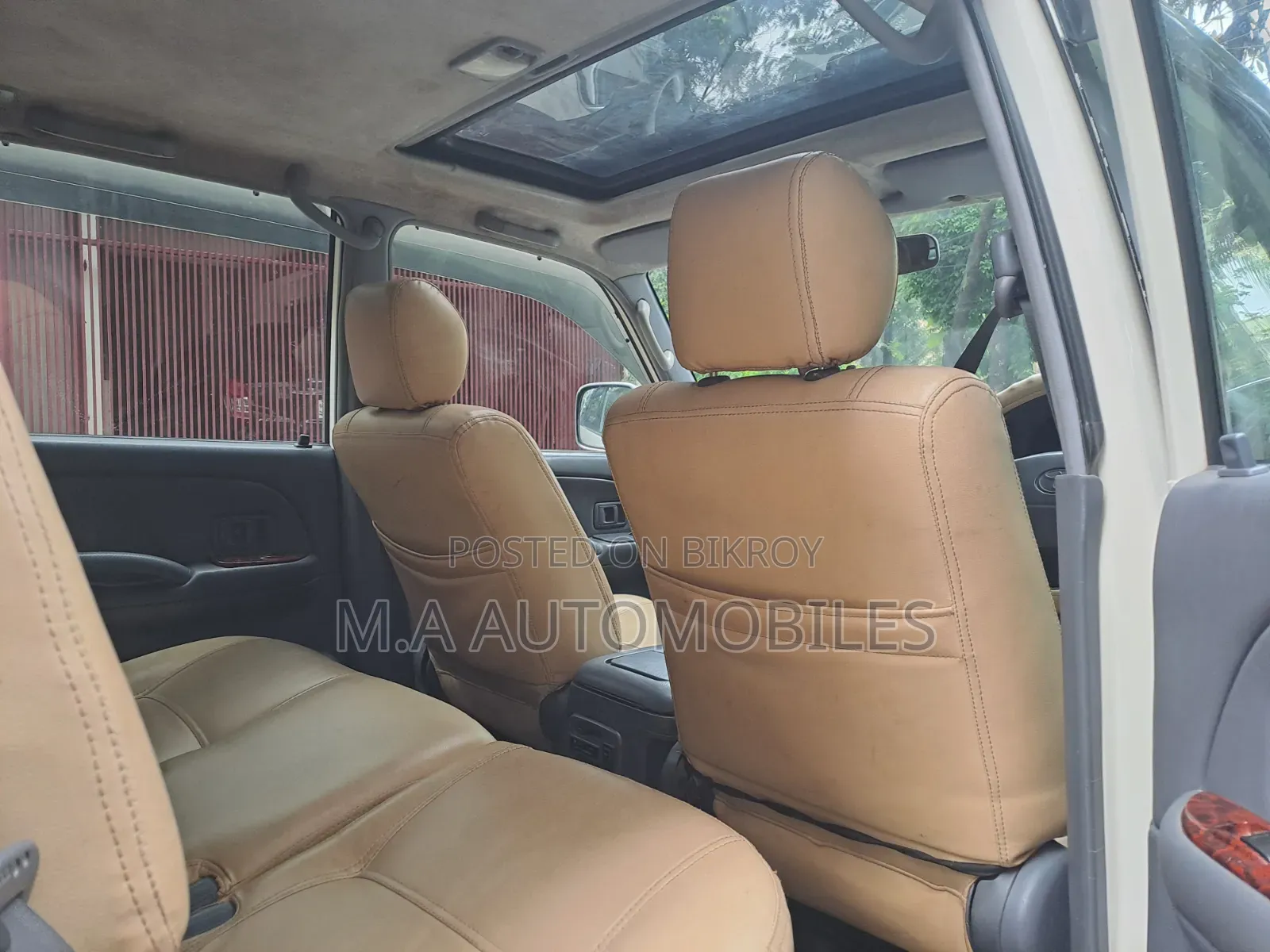 Toyota Land Cruiser 2000 White