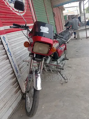 Honda 2004 Red