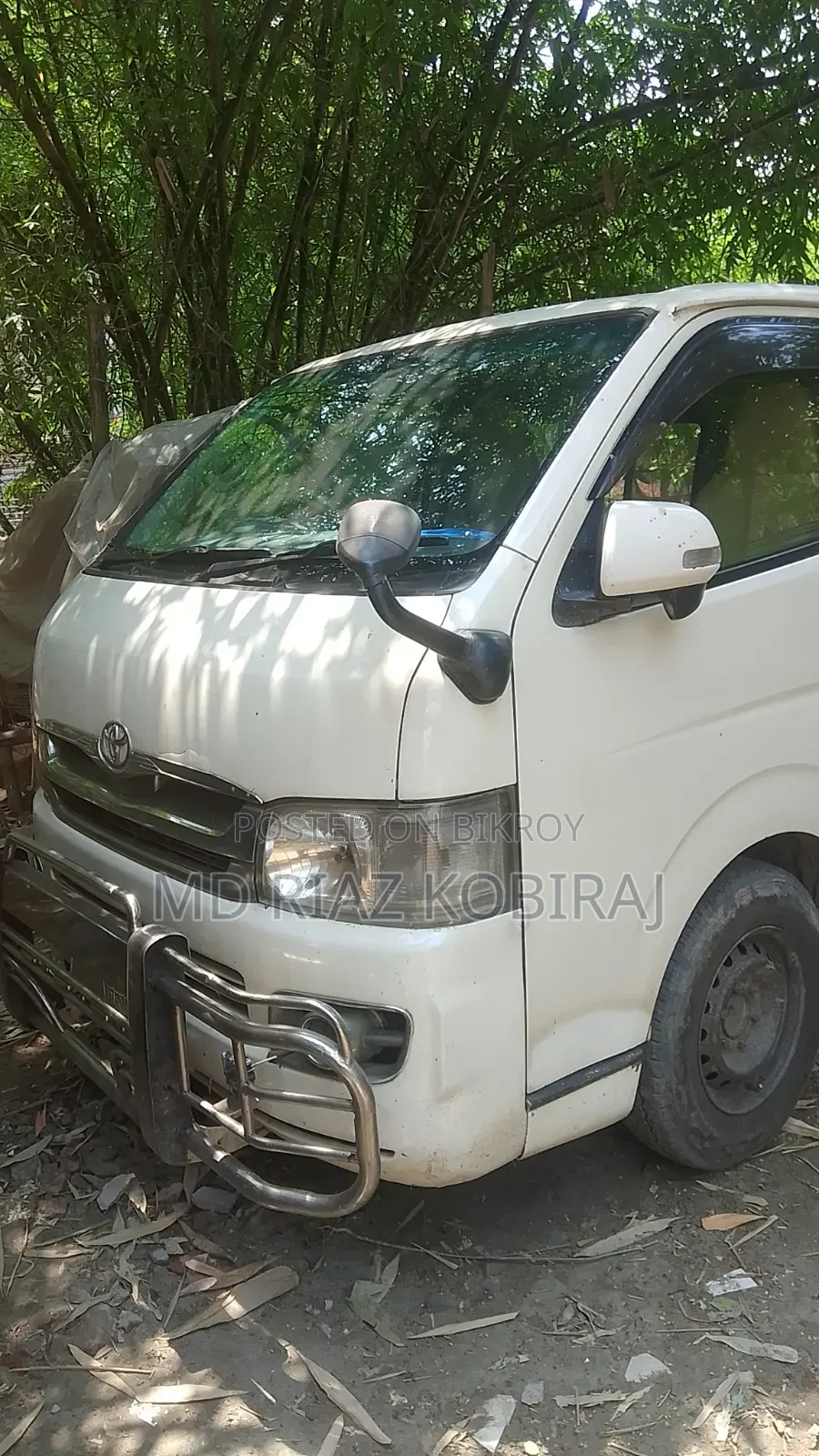 Toyota HiAce 220 2007 White