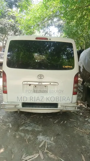 Toyota HiAce 220 2007 White
