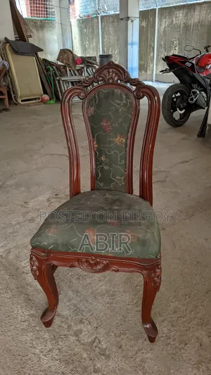 সেগুন কাঠের চেয়ার