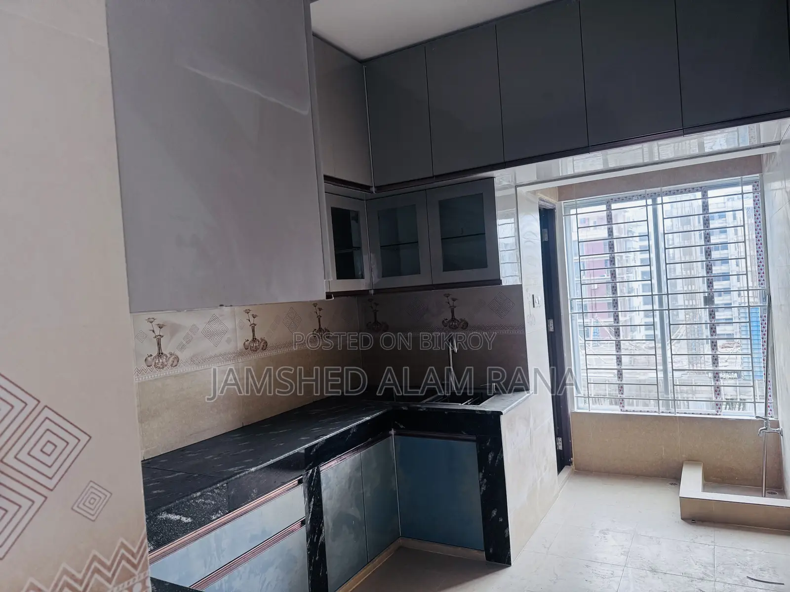 4-Bedroom Apartment in Rajbari Subarnachaya, Basundhara for Rent